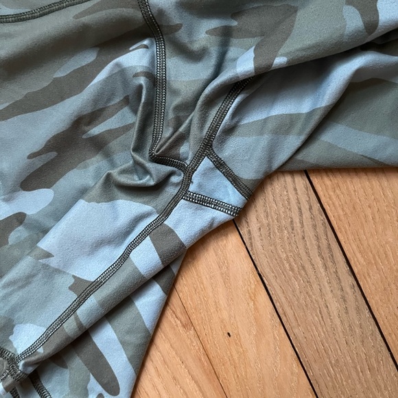 AERIE Camo bike shorts​ - Picture 3 of 5